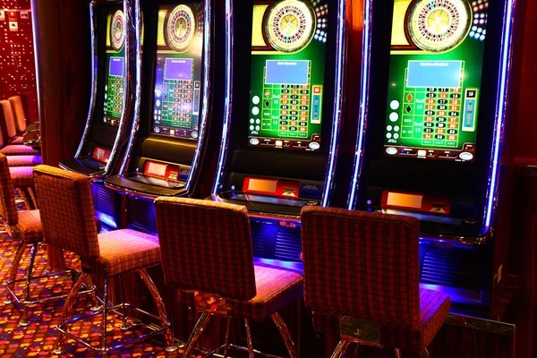 99slot Evolution Gaming table selection showing blackjack, roulette, baccarat, and Dragon Tiger options